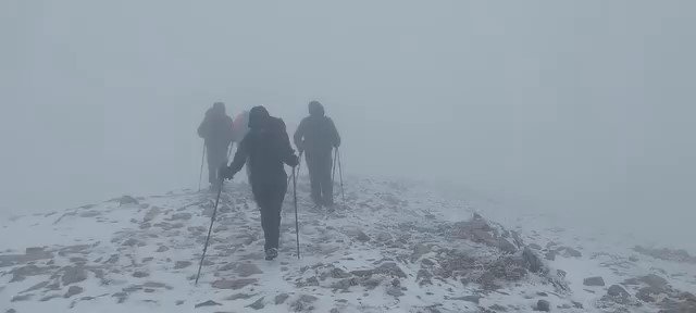Uludağ’da yılın ilk karını zirvede kutladılar