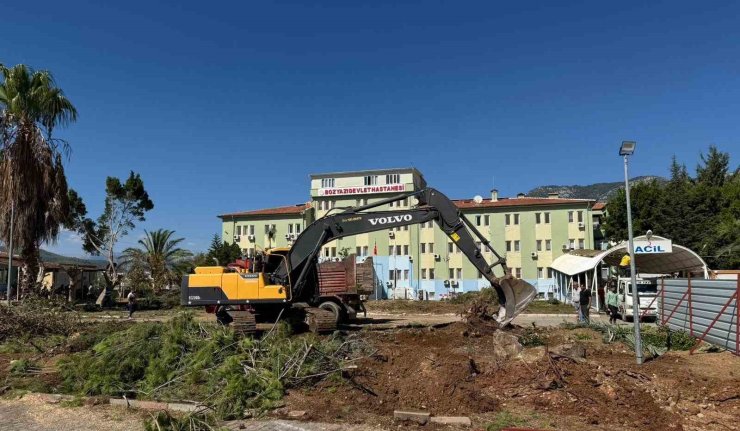 Bozyazı Devlet Hastanesi ek hizmet binası için ilk kazma vuruldu