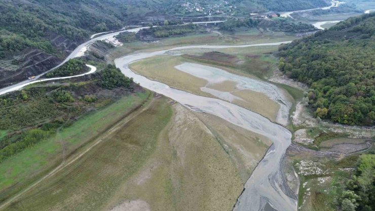 İstanbul’a da su sağlayan Hasanlar Barajı’nda doluluk yüzde 20’ye düştü