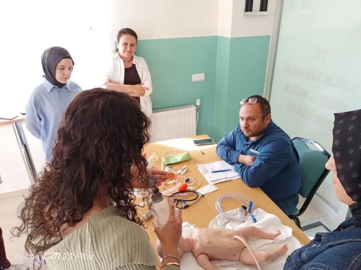 Niğde’de Yenidoğan Canlandırma Eğitimi düzenlendi