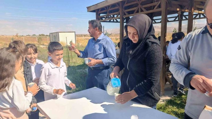 Minik öğrenciler Dünya Yumurta Günü’nde sağlıklı beslenmeyi öğrendi