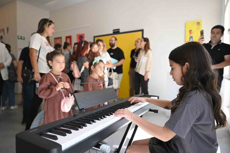 Mersin’de ’Dünya Kız Çocukları Günü’ renkli etkinliklerle kutlandı