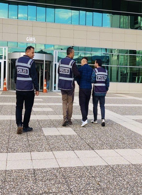 Bolu’da çeşitli suçlardan aranan 4 kişi tutuklandı