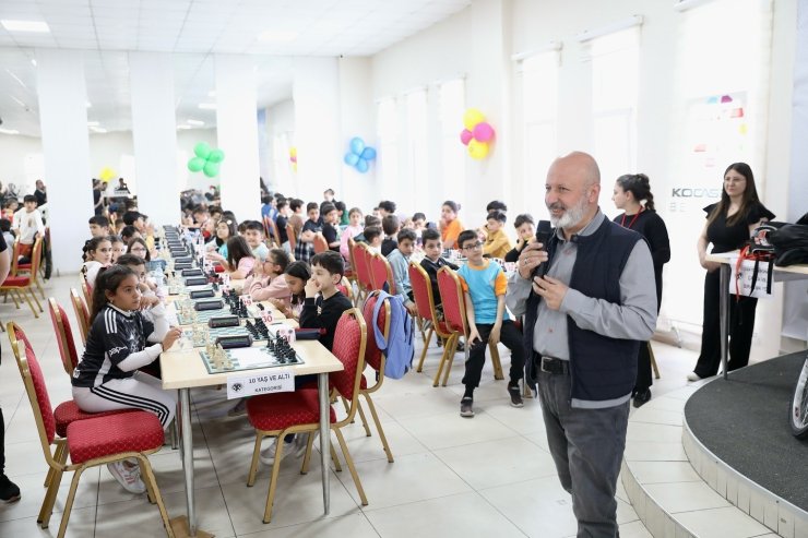 Başkan Çolakbayrakdar: "Geleceğin liderleri yetişiyor"