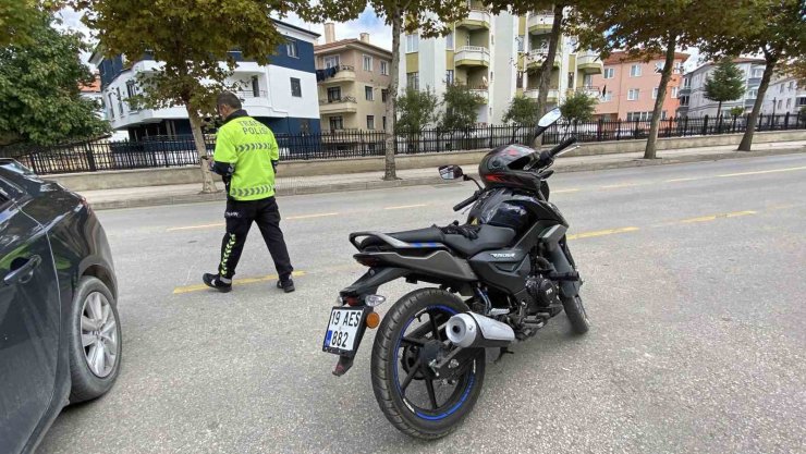 Motosiklet ile otomobil çarpıştı: 1 yaralı