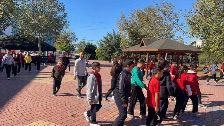 Osmaniye’de öğrenciler afet tatbikatında bilinçlendirildi