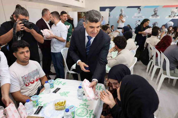 Mersin’de sınava hazırlanan öğrencilere döner sürprizi