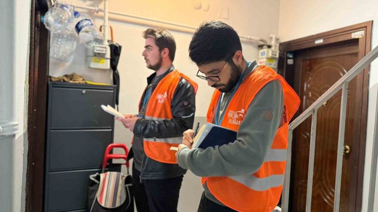 AK Parti İstanbul Gençlik Kolları’ndan 10 bin 736 haneye ziyaret