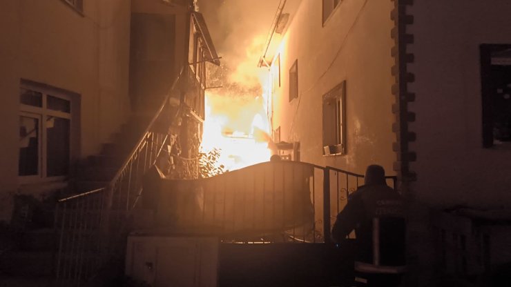 Çankırı’da 3 ev ve 4 samanlık alevlere teslim oldu