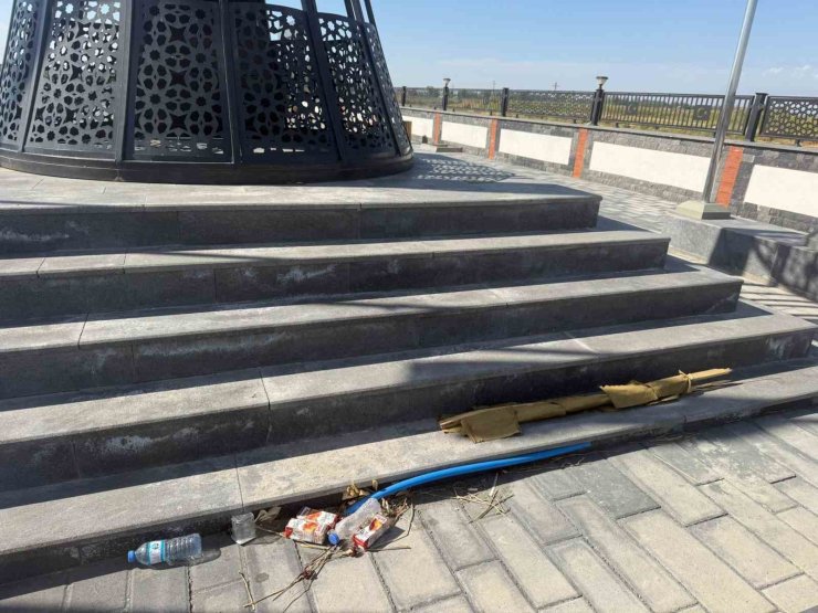 Dilucu Şehitleri Anıtı’ndaki kirlilik tartışması: Haberi yapan gazeteci gözaltına alındı