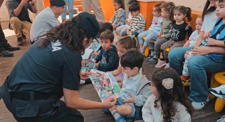 Mersin’de jandarma personeli çocuklarla etkinlik yaptı