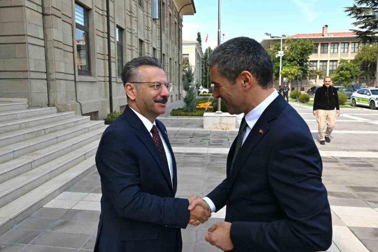 Uşak Valisi’nden Eskişehir Valiliği’ne ziyaret