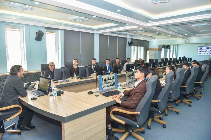 Özbekistan’dan gelen 14 öğrenci KMÜ’de tıp eğitimi aldı