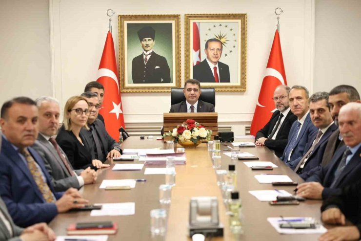 Vali Aslan, "İhtiyaç sahibi vatandaşlarımızın yanında olduk"