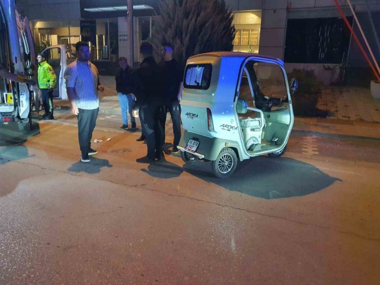 Takla atan elektrikli treeporterde 1 kişi yaralandı