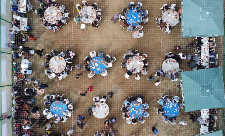 Yörük köyünde imece usulü yöresel yemeklerle gastronomi şenliği