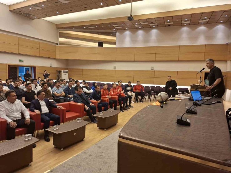 Kayseri Futbol Aday Hakem Kursu tamamlandı