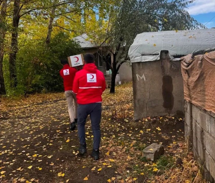 Patnos’ta Türk Kızılay’dan ihtiyaç sahiplerine destek