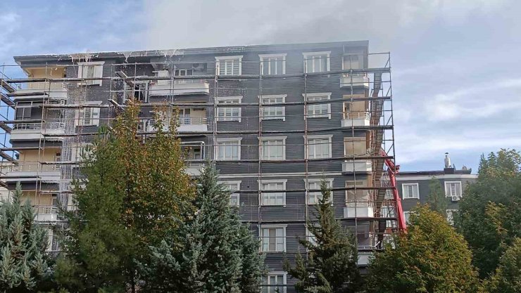 Batman’da çatı katında korkutan yangın