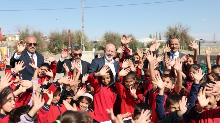 Başkan Çolakbayrakdar: "Mutlu çocuklar, güçlü ve büyük Türkiye’nin teminatıdır"