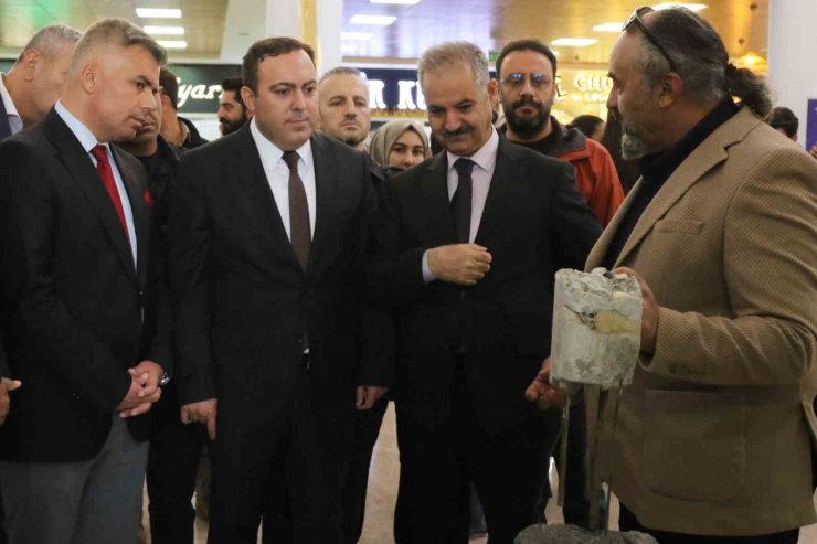 Ağrı’da "Nuh Tufanı" temalı sergi sanatseverlerle buluştu