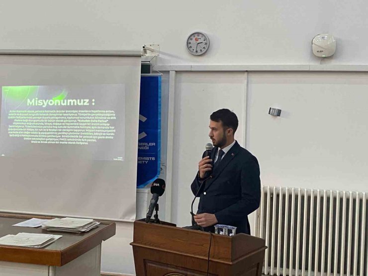 Ankara Üniversitesinde Kimya öğrencilerine ‘Beyaz Önlük Töreni’