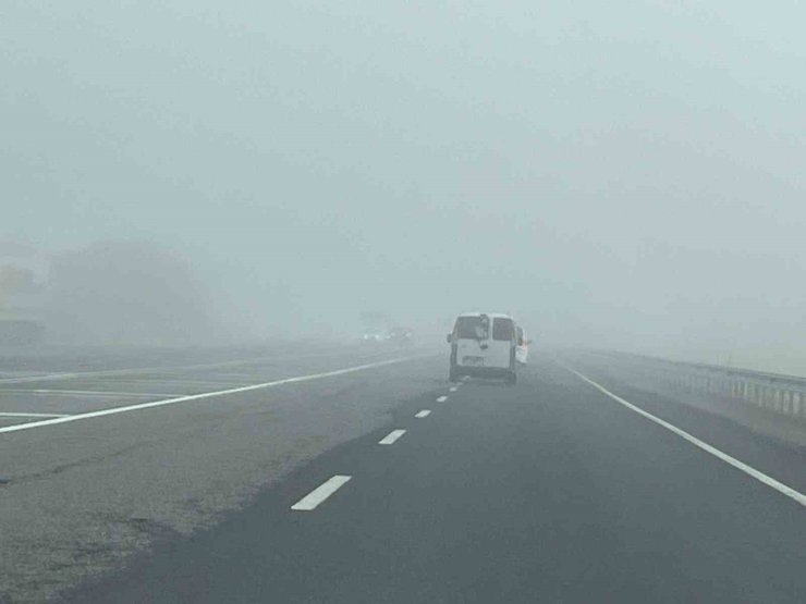 Kars-Gürcistan kara yolunda yoğun sis