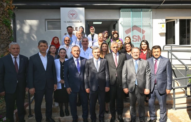 Sağlık Bakanı Memişoğlu: "Sağlığa ihtiyacı olan her yerde insana ulaşmaya çalışıyoruz"