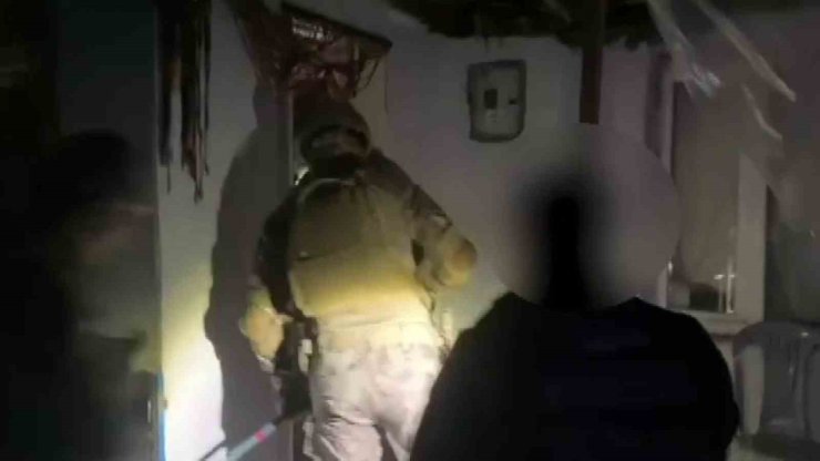 Sakarya’da 551 polisin katılımı ile 27 adrese baskın: 33 kişi yakalandı