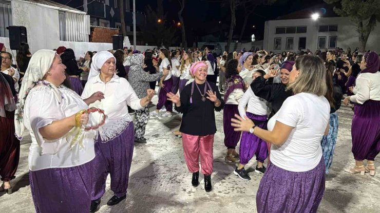 Aliağa’da kadınlardan renkli "Şalvar Gecesi"