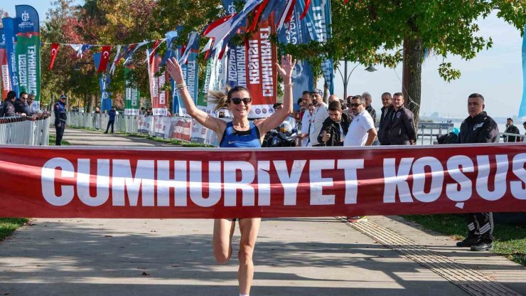 16 ülkeden sporcu Kocaeli’de Cumhuriyet için koştu