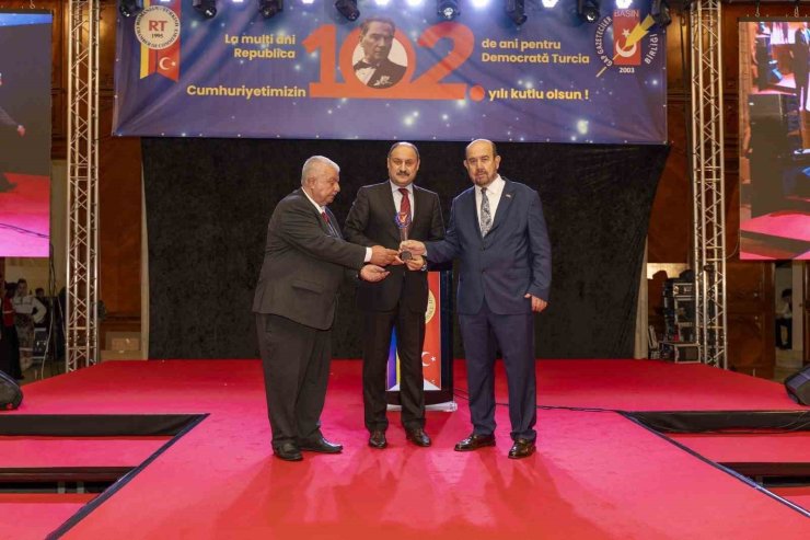 Gülpınar’a "Yılın en başarılı belediye başkanı" ödülü