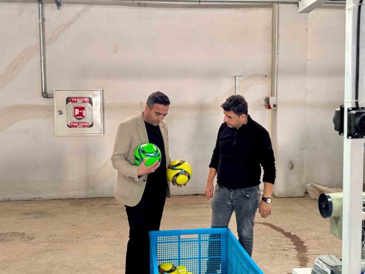 Malatya’da futbol topu üretimine başlandı