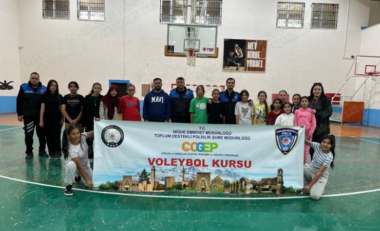 ’Niğde Gençlerine Sahip Çıkıyor’ projesiyle voleybol kursu başladı