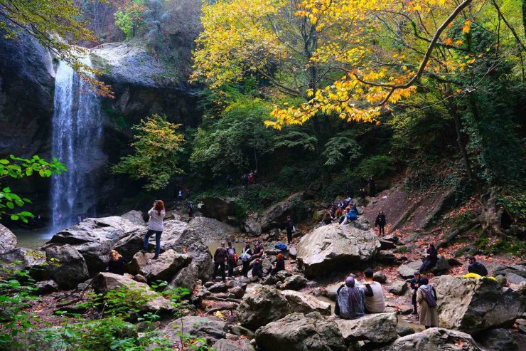 Doğa tutkunları Doğançay’da sonbaharın renklerine yürüdü