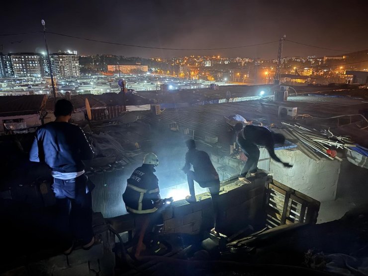 Kırıkhan’da konteyner yangını