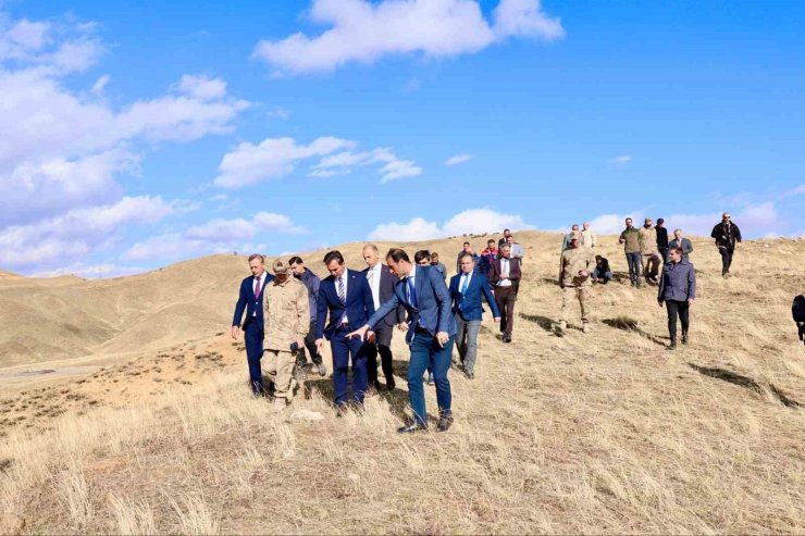 Vali Karakaya, 387 askerin şehit düştüğü bölgede