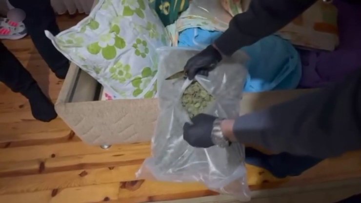 İstanbul’da 3 ilçede uyuşturucu ticareti yapan şahıs yakalandı