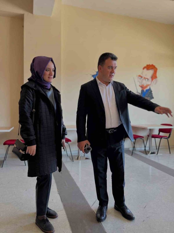 Kaymakam Dertlioğlu’ndan gençlik merkezine ziyaret