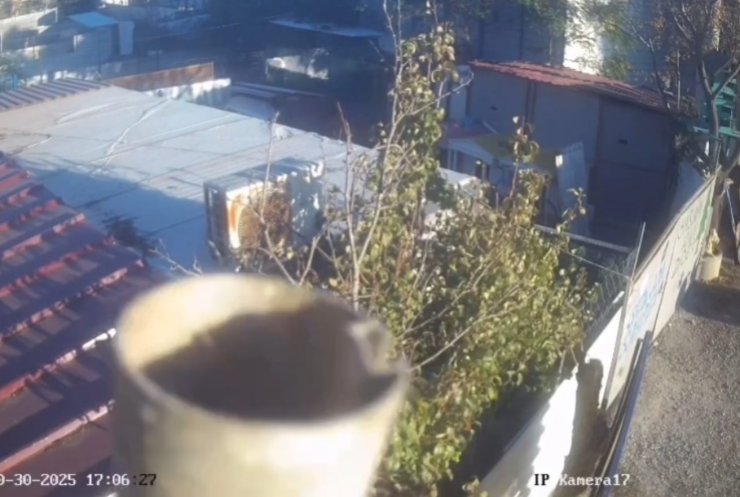 Güvenlik kamerasına borulu müdahale