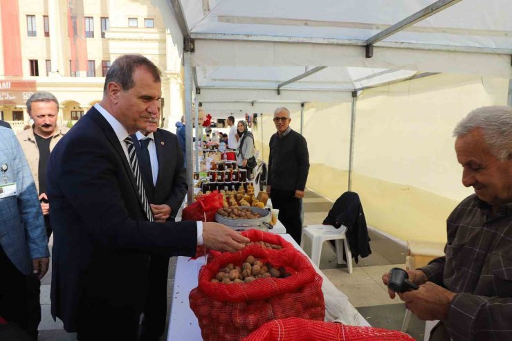 Büyükçekmece’de "Üreticiden Tüketiciye Kışa Merhaba Pazarı" açıldı