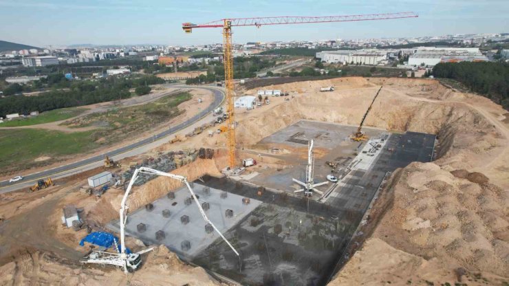 Çayırova Devlet Hastanesi’nin temel betonu dökülüyor