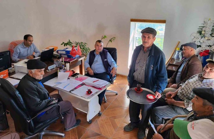 Menteşe Ziraat Odası Başkanı Baştuğ, Şenyayla’da elma üreticilerinin sorunlarını dinledi
