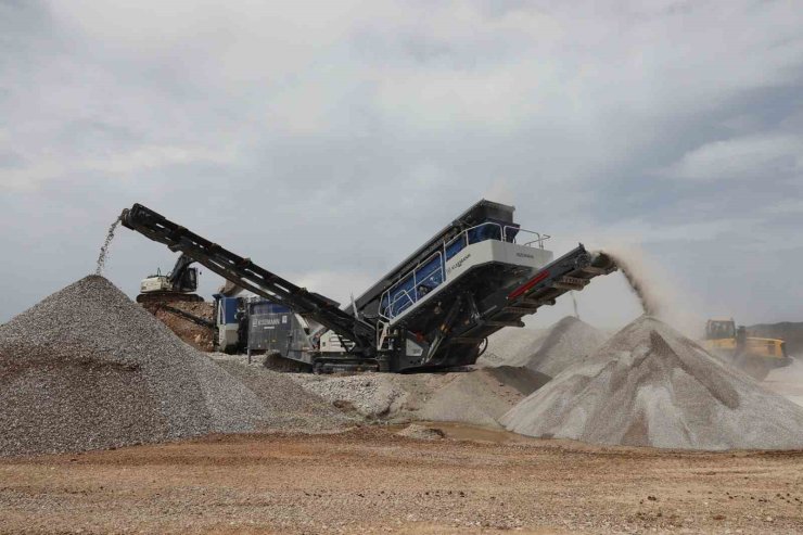 Büyükşehir, 749 futbol sahası büyüklüğündeki hafriyatı bertaraf etti