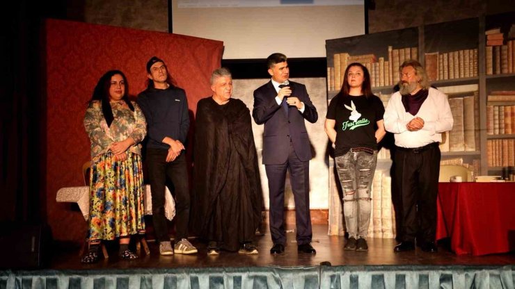 Mersin’de gençler madde bağımlılığına karşı tiyatro ile bilinçleniyor