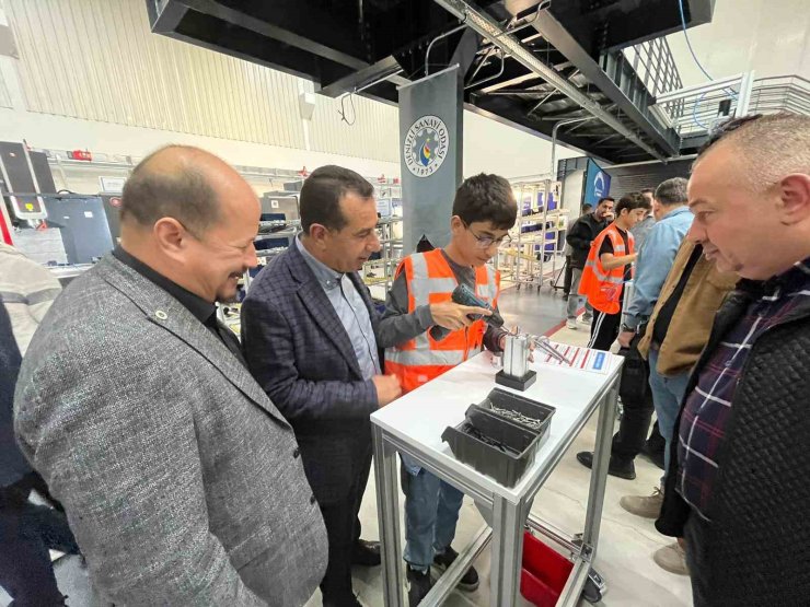 MAKSİAD Başkanı Sarı; "Model Fabrika, sanayimize önemli katkılar sunuyor"