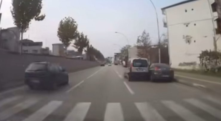 Bursa’da kazalar araç kamerasına yansıdı