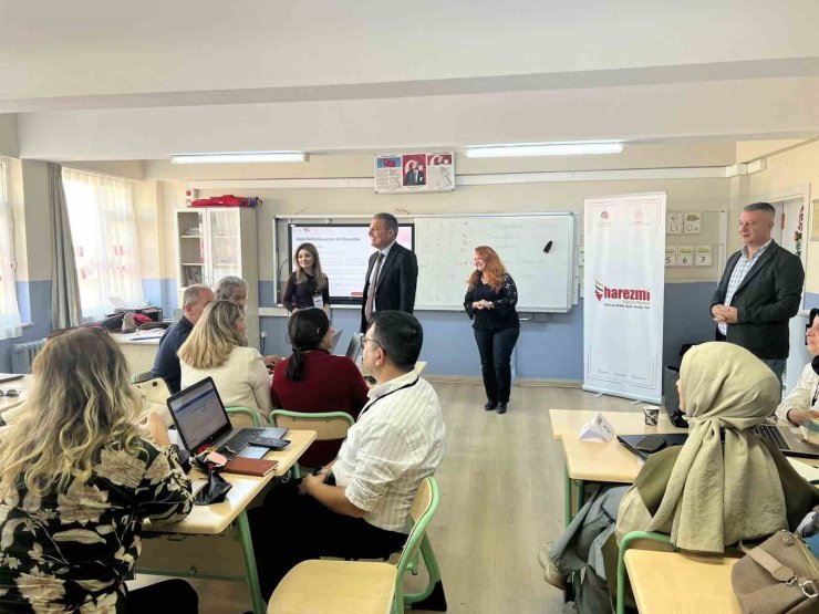 Eskişehir’de Harezmi Eğitim Programı öğretmen eğitimleri başladı