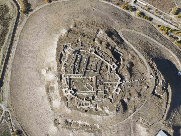 Erzincan’da Urartu izleri yeniden gün yüzünde: Altıntepe Kalesi drone ile görüntülendi