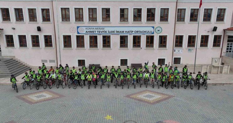 Konya Büyükşehir’in "Güvenli Okul Yolları Projesi" sonrası okula bisikletle giden öğrenci sayısı artıyor